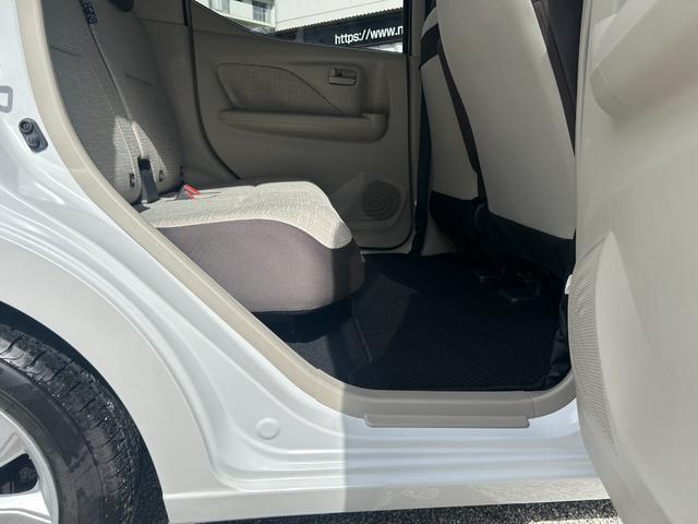 レンタアップ車徹底売り尽くしセール！ナビ・ＥＴＣ・バックカメラ付で装備充実。愛車の買取査定、委託販売なども行ってます〜♪中古車買うなら西崎総合運動公園向かいのネクサスレンタカーへ。