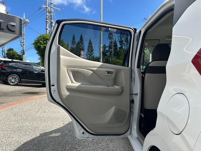 レンタアップ車徹底売り尽くしセール！ナビ・ＥＴＣ・バックカメラ付で装備充実。愛車の買取査定、委託販売なども行ってます〜♪中古車買うなら西崎総合運動公園向かいのネクサスレンタカーへ。