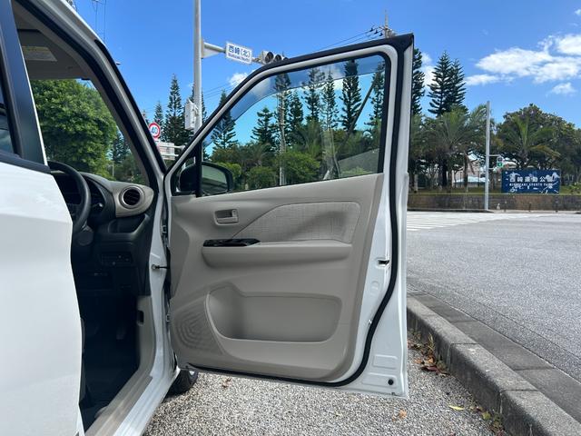 レンタアップ車徹底売り尽くしセール！ナビ・ＥＴＣ・バックカメラ付で装備充実。愛車の買取査定、委託販売なども行ってます〜♪中古車買うなら西崎総合運動公園向かいのネクサスレンタカーへ。