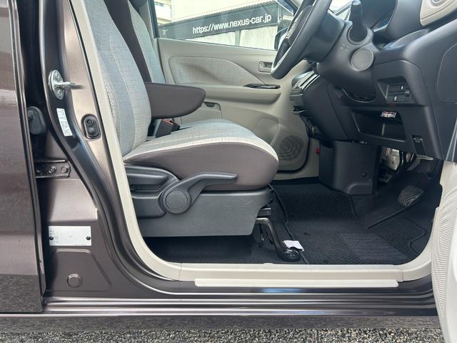 レンタアップ車徹底売り尽くしセール！ナビ・ＥＴＣ・バックカメラ付で装備充実。愛車の買取査定、委託販売なども行ってます〜♪中古車買うなら西崎総合運動公園向かいのネクサスレンタカーへ。