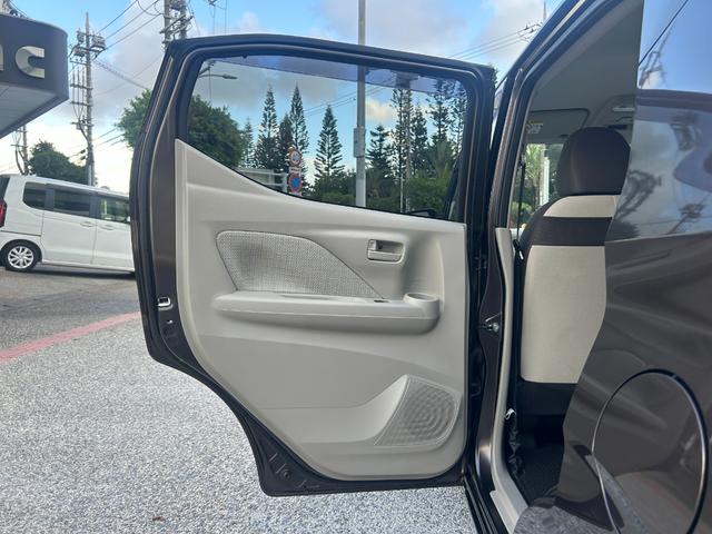 レンタアップ車徹底売り尽くしセール！ナビ・ＥＴＣ・バックカメラ付で装備充実。愛車の買取査定、委託販売なども行ってます〜♪中古車買うなら西崎総合運動公園向かいのネクサスレンタカーへ。