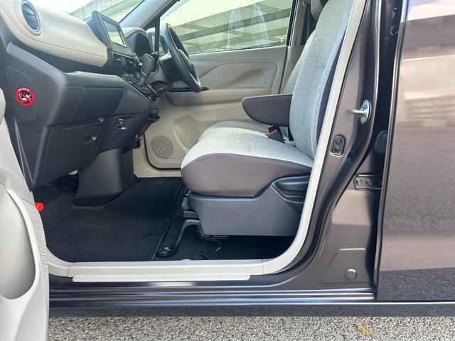 レンタアップ車徹底売り尽くしセール！ナビ・ＥＴＣ・バックカメラ付で装備充実。愛車の買取査定、委託販売なども行ってます〜♪中古車買うなら西崎総合運動公園向かいのネクサスレンタカーへ。