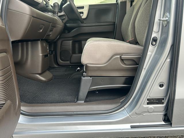 レンタアップ車徹底売り尽くしセール！ナビ・ＥＴＣ・バックカメラ付で装備充実。愛車の買取査定、委託販売なども行ってます〜♪中古車買うなら西崎総合運動公園向かいのネクサスレンタカーへ。