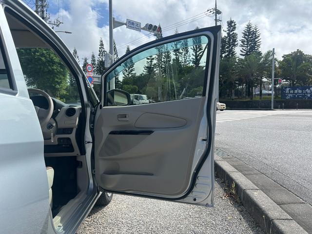 レンタアップ車徹底売り尽くしセール！ナビ・ＥＴＣ・バックカメラ付で装備充実。愛車の買取査定、委託販売なども行ってます〜♪中古車買うなら西崎総合運動公園向かいのネクサスレンタカーへ。