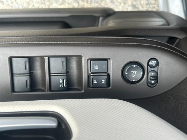 レンタアップ車徹底売り尽くしセール！ナビ・ＥＴＣ・バックカメラ付で装備充実。愛車の買取査定、委託販売なども行ってます〜♪中古車買うなら西崎総合運動公園向かいのネクサスレンタカーへ。