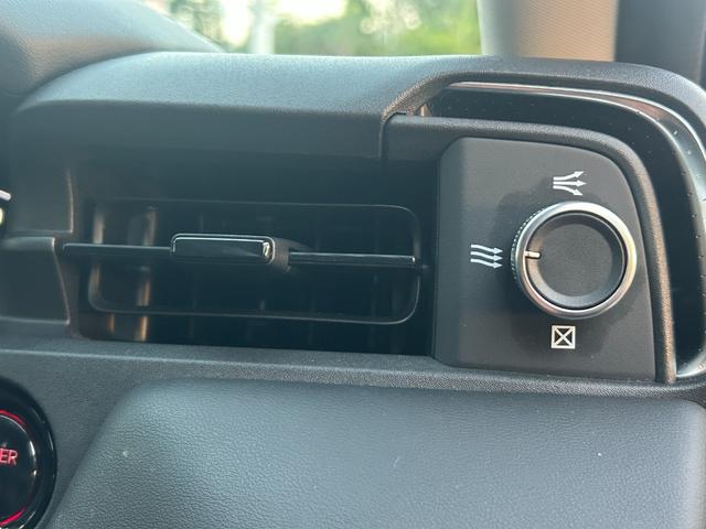 レンタアップ車徹底売り尽くしセール！ナビ・ＥＴＣ・バックカメラ付で装備充実。愛車の買取査定、委託販売なども行ってます〜♪中古車買うなら西崎総合運動公園向かいのネクサスレンタカーへ。