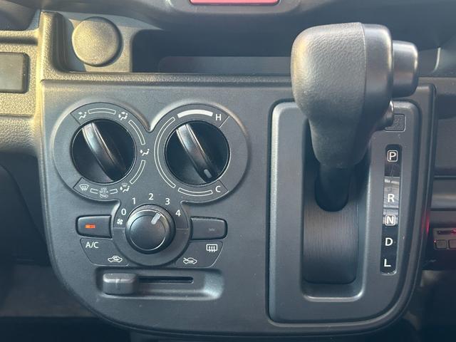 レンタアップ車徹底売り尽くしセール！ナビ・ＥＴＣ・バックカメラ付で装備充実。愛車の買取査定、委託販売なども行ってます〜♪中古車買うなら西崎総合運動公園向かいのネクサスレンタカーへ。