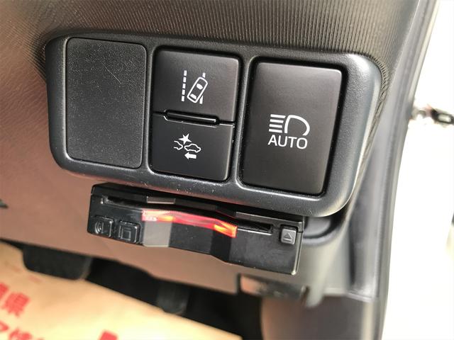 S プッシュスタートスマートキーアイドリングストップ衝突軽減ブレーキ・衝突安全ボディウィンカーミラーナビDVD・USB/AUX入力端子ETC(4枚目)