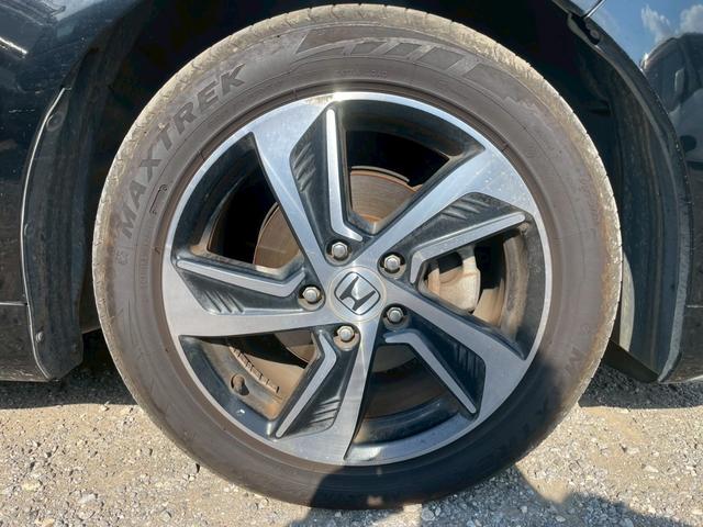 オデッセイ アブソルート　本土車両　純正ナビ　フルセグ　バックカメラ　両側パワースライドドア　プッシュスタート　ＥＴＣ　純正アルミホイール　スマートキー２個（17枚目）