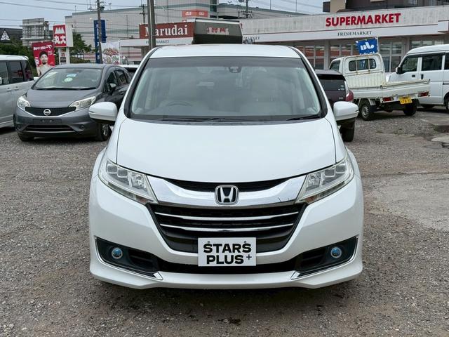 オデッセイ Ｇ　本土車両　両側パワースライドドア　プッシュスタート　スマートキー　純正オーディオ　ナビ　バックカメラ　Ｂｌｕｅｔｏｏｔｈ　フルセグ　社外アルミホイール　８人乗り　ＥＴＣ（8枚目）