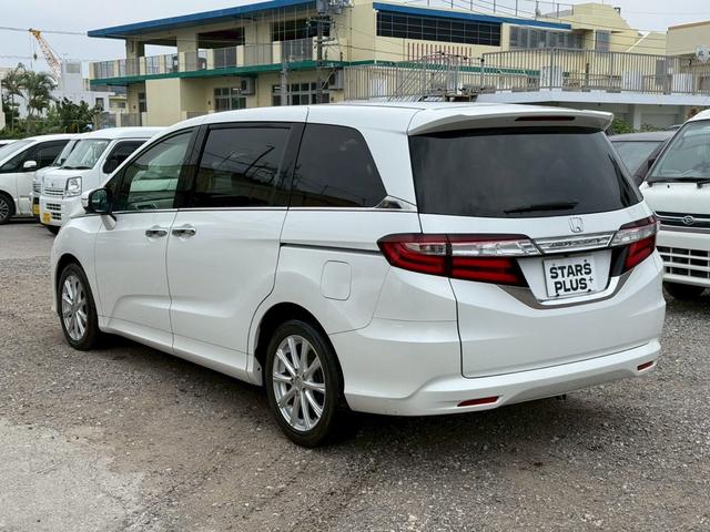 オデッセイ Ｇ　本土車両　両側パワースライドドア　プッシュスタート　スマートキー　純正オーディオ　ナビ　バックカメラ　Ｂｌｕｅｔｏｏｔｈ　フルセグ　社外アルミホイール　８人乗り　ＥＴＣ（13枚目）