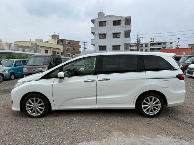 オデッセイ Ｇ　本土車両　両側パワースライドドア　プッシュスタート　スマートキー　純正オーディオ　ナビ　バックカメラ　Ｂｌｕｅｔｏｏｔｈ　フルセグ　社外アルミホイール　８人乗り　ＥＴＣ（14枚目）