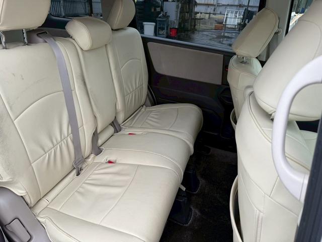 オデッセイ Ｇ　本土車両　両側パワースライドドア　プッシュスタート　スマートキー　純正オーディオ　ナビ　バックカメラ　Ｂｌｕｅｔｏｏｔｈ　フルセグ　社外アルミホイール　８人乗り　ＥＴＣ（27枚目）