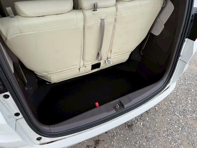 オデッセイ Ｇ　本土車両　両側パワースライドドア　プッシュスタート　スマートキー　純正オーディオ　ナビ　バックカメラ　Ｂｌｕｅｔｏｏｔｈ　フルセグ　社外アルミホイール　８人乗り　ＥＴＣ（29枚目）