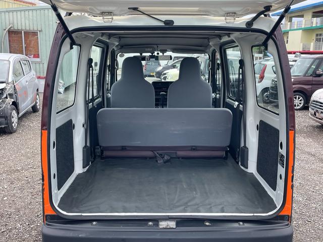 ハイゼットカーゴ スペシャルクリーン　本土車両　オーディオ　フォグランプ　ＥＴＣ　パワーウィンドウ　エアコン　ルーフキャリア外せます　オールペイント対応可　２ＷＤ　ＡＢＳ　エアバック　新品バッテリー　オイル　ワイパーゴム交換（12枚目）