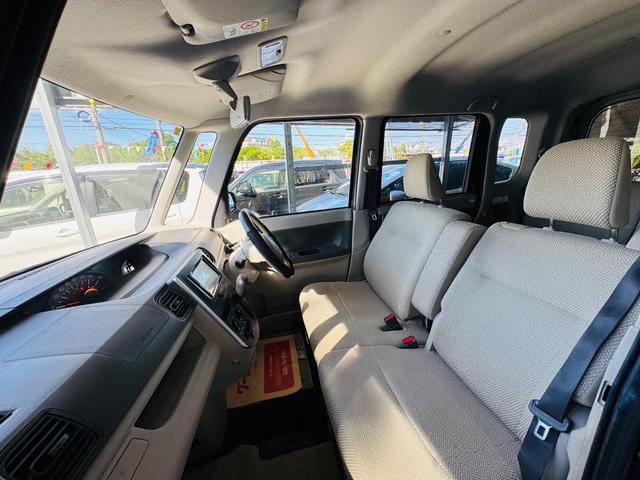 助手席より、全車消臭クリーニング後、オゾン消臭仕上げ！！後部座席も状態良好！！