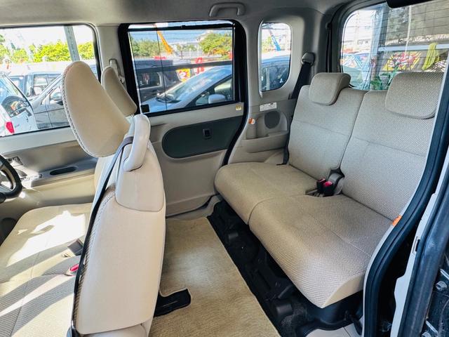 後部座席も状態良好！！リクライニングや折り畳み機能付きのお車は動作確認もしております！