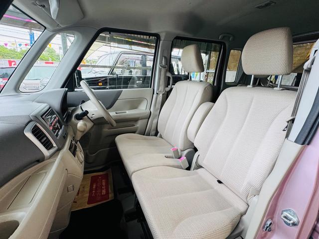 助手席より、全車消臭クリーニング後、オゾン消臭仕上げ！！後部座席も状態良好！！