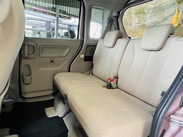 後部座席も状態良好！！リクライニングや折り畳み機能付きのお車は動作確認もしております！