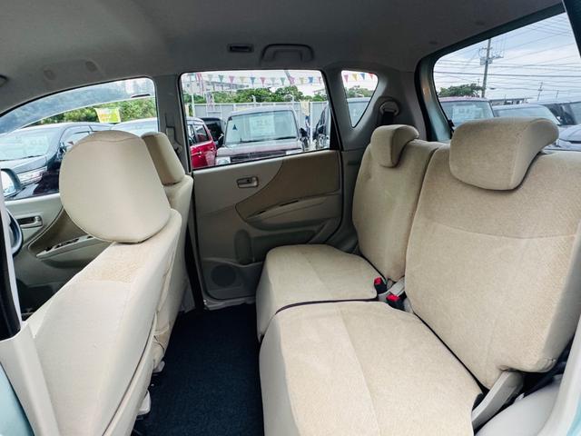 後部座席も状態良好！！リクライニングや折り畳み機能付きのお車は動作確認もしております！