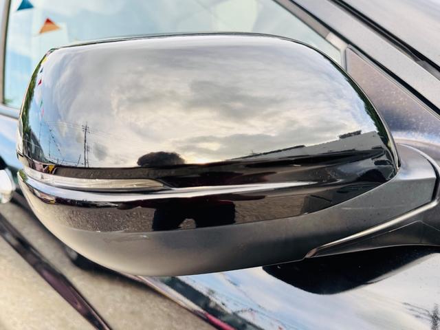 電動格納式ミラー完備！