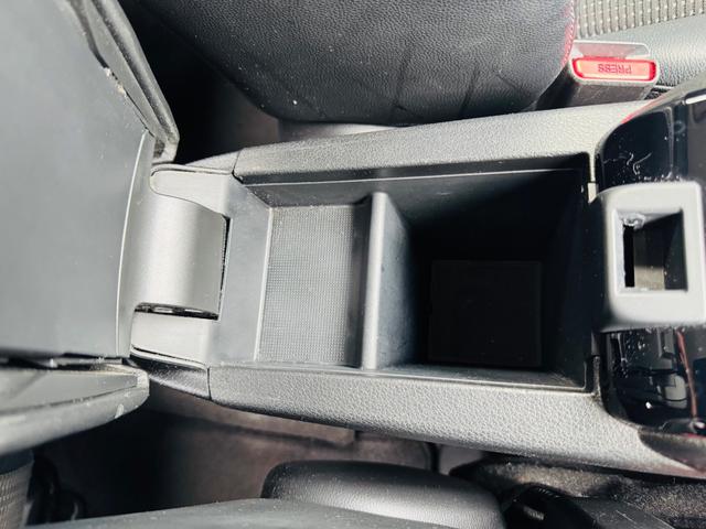 肘置き収納ボックス良好です！