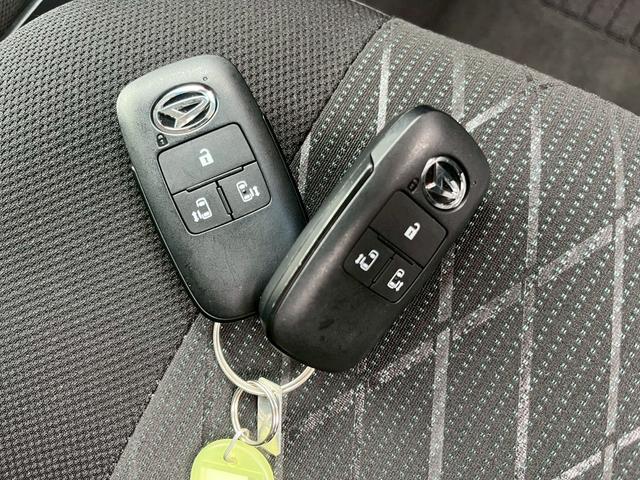 ・スマートキー・・・カギの施錠、エンジン始動時など、カバンやポケットに携帯したスマートキーを取り出さずにできます！キー紛失の心配もなくなりますね＾＾