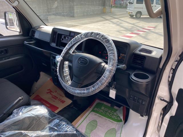 ハイゼットカーゴ ＤＸ　ＳＡＩＩＩ　キーレスエントリー　禁煙車　衝突被害軽減ブレーキ　車線逸脱警報　オートハイビーム　アイドリングストップ　パワーウインド　ドアバイザー　オーバーヘッドコンソール　純正オーディオ　本土仕入れ　１２ヶ月保証（20枚目）
