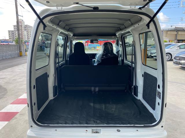 ハイゼットカーゴ ＤＸ　ＳＡＩＩＩ　キーレスエントリー　禁煙車　衝突被害軽減ブレーキ　車線逸脱警報　オートハイビーム　アイドリングストップ　パワーウインド　ドアバイザー　オーバーヘッドコンソール　純正オーディオ　本土仕入れ　１２ヶ月保証（27枚目）