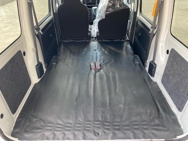 ハイゼットカーゴ ＤＸ　ＳＡＩＩＩ　キーレスエントリー　禁煙車　衝突被害軽減ブレーキ　車線逸脱警報　オートハイビーム　アイドリングストップ　パワーウインド　ドアバイザー　オーバーヘッドコンソール　純正オーディオ　本土仕入れ　１２ヶ月保証（30枚目）