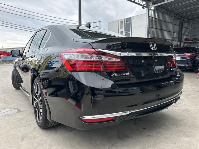 アコードハイブリッド ＥＸ　ホンダセンシング　パワーシート　ハーフレザーシート　クリアランスソナー　ステアリングスイッチ　ナビ　ＴＶ　Ｂｌｕｅｔｏｏｔｈ　バックカメラ　ビルドインＥＴＣ　ドラレコ前後　本土仕入れ　２４ヶ月保証付き（13枚目）