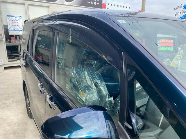 エスクァイア ハイブリッドＧｉ　トヨタセーフティセンス　レザーシート　両側パワースライドドア　ＬＥＤライト　フォグライト　オートライト　純正９インチナビ　ＴＶ　Ｂｌｕｅｔｏｏｔｈ　ＥＴＣ　純正アルミホイール　本土仕入れ　２４ヶ月保証（9枚目）