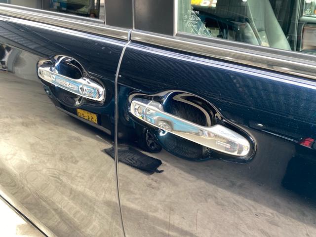 エスクァイア ハイブリッドＧｉ　トヨタセーフティセンス　レザーシート　両側パワースライドドア　ＬＥＤライト　フォグライト　オートライト　純正９インチナビ　ＴＶ　Ｂｌｕｅｔｏｏｔｈ　ＥＴＣ　純正アルミホイール　本土仕入れ　２４ヶ月保証（11枚目）