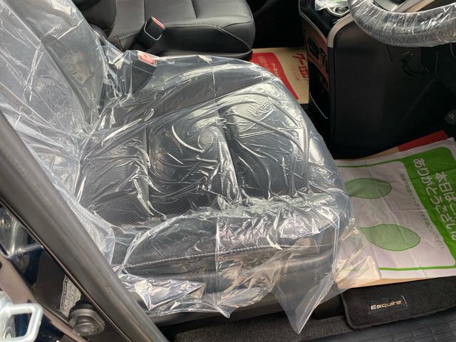 エスクァイア ハイブリッドＧｉ　トヨタセーフティセンス　レザーシート　両側パワースライドドア　ＬＥＤライト　フォグライト　オートライト　純正９インチナビ　ＴＶ　Ｂｌｕｅｔｏｏｔｈ　ＥＴＣ　純正アルミホイール　本土仕入れ　２４ヶ月保証（24枚目）