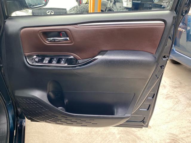 エスクァイア ハイブリッドＧｉ　トヨタセーフティセンス　レザーシート　両側パワースライドドア　ＬＥＤライト　フォグライト　オートライト　純正９インチナビ　ＴＶ　Ｂｌｕｅｔｏｏｔｈ　ＥＴＣ　純正アルミホイール　本土仕入れ　２４ヶ月保証（26枚目）