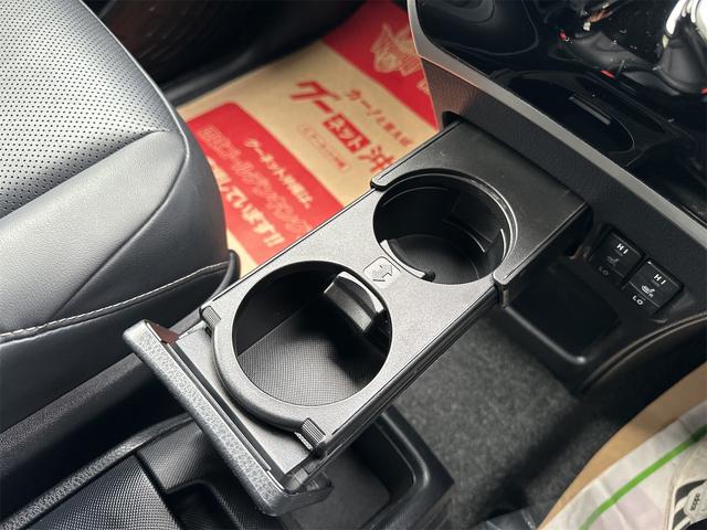 エスクァイア ハイブリッドＧｉ　モデリスタエアロ　ダイナミックグリル　トヨタセーフティセンス　両側パワースライドドア　ＬＥＤライト　ナビ　ＴＶ　Ｂｌｕｅｔｏｏｔｈ　バックカメラ　ビルドインＥＴＣ　本土仕入れ　修復歴なし　２４ヶ月保証（60枚目）