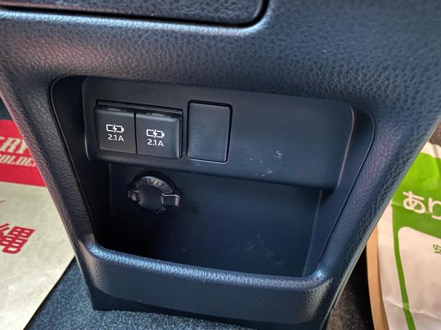 エスクァイア ハイブリッドＧｉ　ダイナミックグリル　セーフティセンス　レザーシート　両側パワースライドドア　アルパインナビ　ＴＶ　Ｂｌｕｅｔｏｏｔｈ　バックカメラ　ＥＴＣ　アルパインフリップダウンモニター　本土仕入れ　２４ヶ月保証付（68枚目）