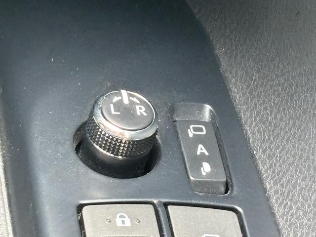 オート電動格納ミラー