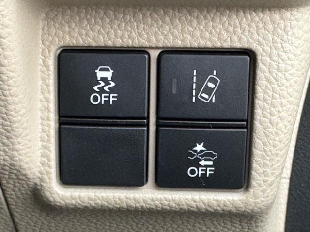 衝突被害軽減ブレーキ　レーン逸脱警報　横滑り防止