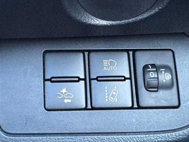 オートハイビーム　衝突被害軽減ブレーキ　レーン逸脱警報