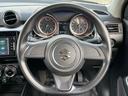 スイフト 　ナビ　ＴＶ　ＥＴＣ　Ｂｌｕｅｔｏｏｔｈ対応　ＣＤ　ＤＶＤ　運転席シートヒーター　オートライト　横滑り防止　県外車両（8枚目）