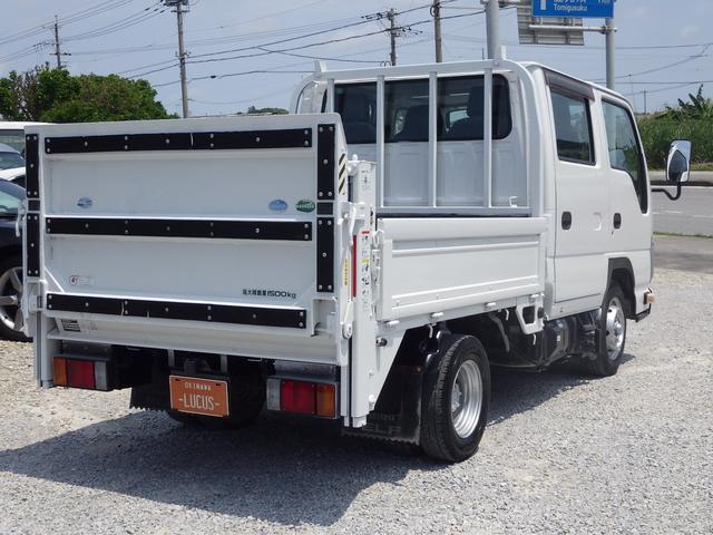 エルフトラック ＷキャブＰＧ　積載１．５ｔ　軽油　ＭＴ　内地中古　荷台寸法長さ２０３ｃｍ幅１６０ｃｍ高さ３７ｃｍ　ＰＳ　ＰＷ　ＡＣ　新明和垂直ＰＧ　６００ｋｇ昇降（8枚目）