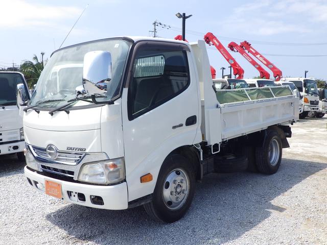 全低床ダンプ　積載３ｔ　軽油　ＭＴ　内地中古　荷台寸法長さ３０４ｃｍ幅１５８ｃｍ高さ３７ｃｍ　ＰＳ　ＰＷ　ＡＣ　コボレーン　メッキパーツ　車検令和７年２月まで(3枚目)