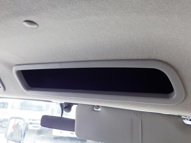 デュトロ ベースグレード　積載２ｔ　軽油　５速ＭＴ　内地中古　荷台寸法　長さ３５１ｃｍ　幅１８０ｃｍ　高さ３８ｃｍ　ＰＳ　ＰＷ　ＡＣ　　ロング２．６ｔ吊４段クレーン　ラジコン付き　ミラー・グリル・コーナーパネルメッキパーツ（30枚目）