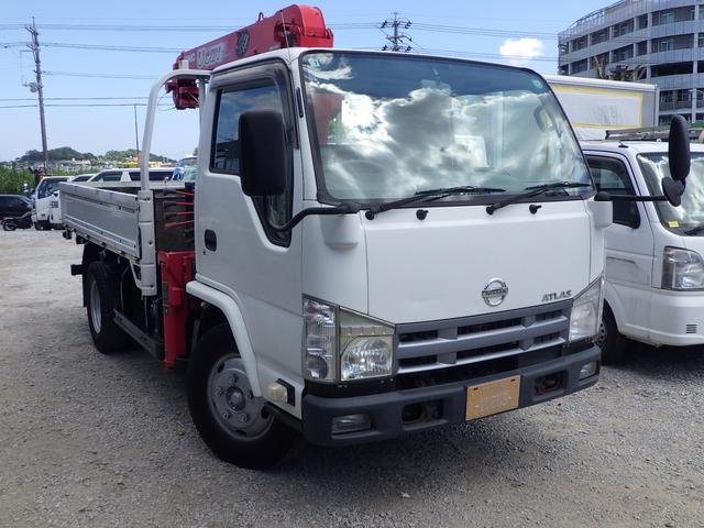 内地中古　積載３ｔ　軽油　スムーサー（ＡＴ）　ＰＳ　ＰＷ　ＡＣ　３段クレーン　ＥＴＣ　ナビ　ＴＶ　ラジオ　Ｂｌｕｅｔｏｏｔｈ