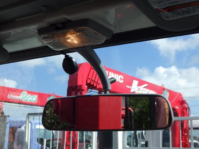 ルームランプ・ミラーも綺麗な状態ですね！