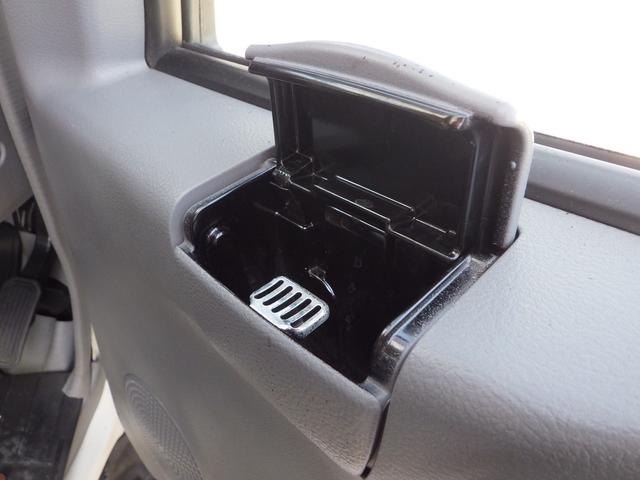 灰皿綺麗にクリーニングしています