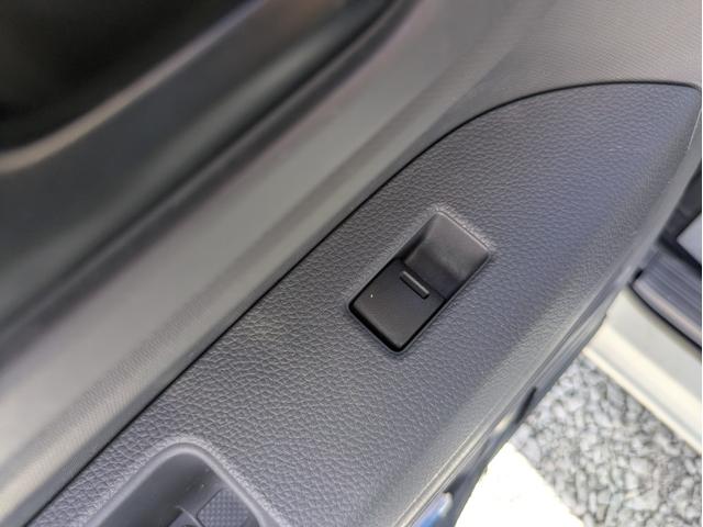 助手席もパワーウインドです。