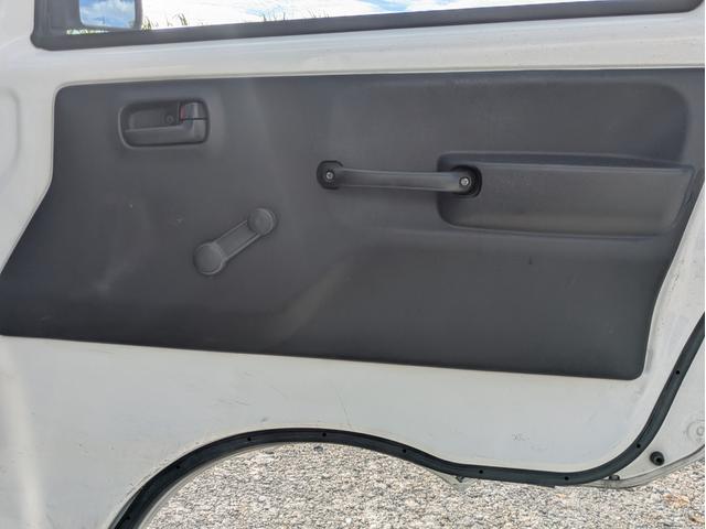 隅々までクリーニングをしているので内張もピカピカなので快適な運転ができます!