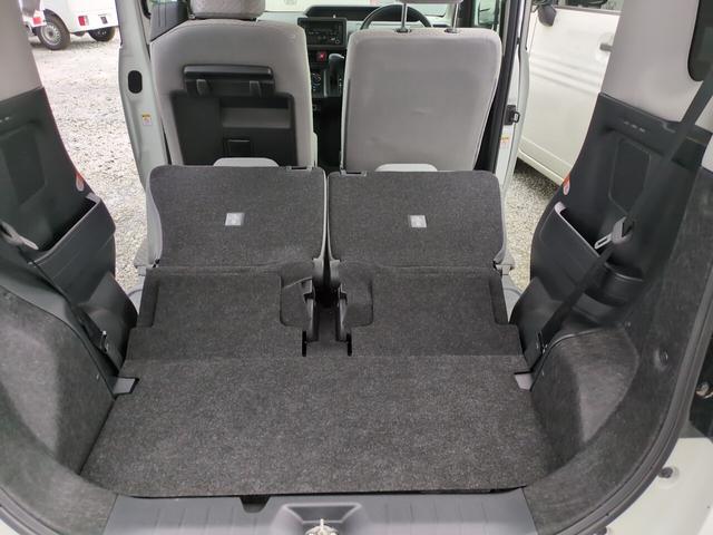 後部座席を畳むことも可能です!